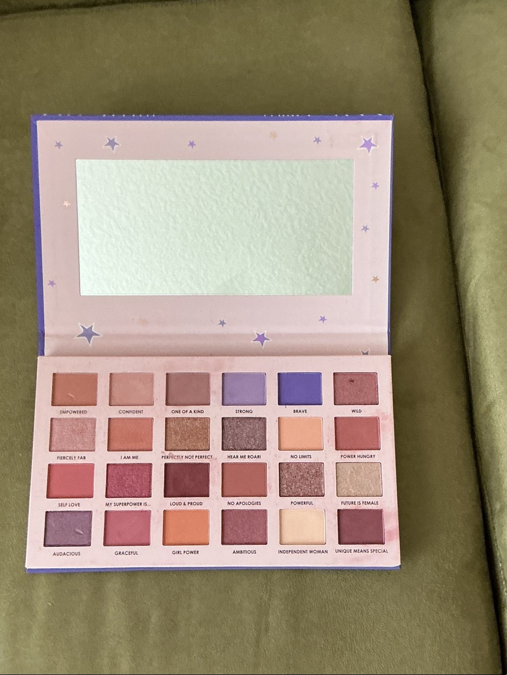 Ciaté London I Am A Woman Vol.2 Eyeshadow Palette - Purple